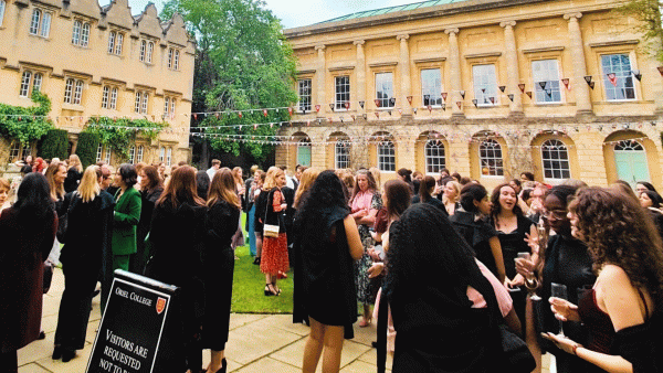 Women's Dinner pre-dinner drinks in Second Quad