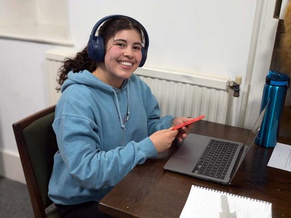 Image of Telephone campaign underway as students begin calling alumni
