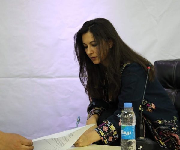 Image of Yalda Hakim awards Afghan woman Oxford scholarship
