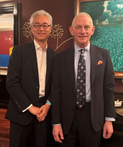 Hoi Tung (left) and Lord Mendoza (right).