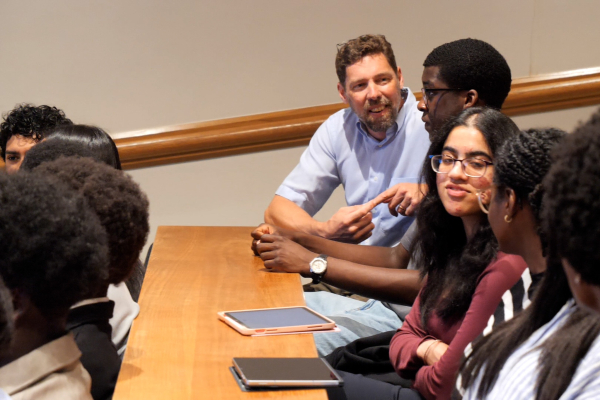 Image of Aspiring STEM students experience life at Oriel