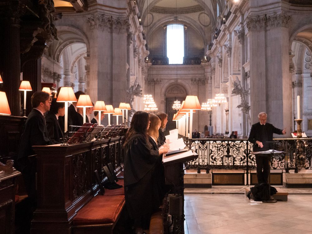 Image of Oriel College choir sings at St Paul’s Cathedral