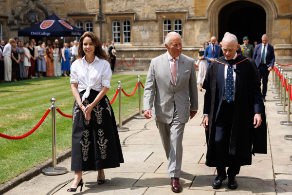 Image of His Majesty The King visits Oriel College